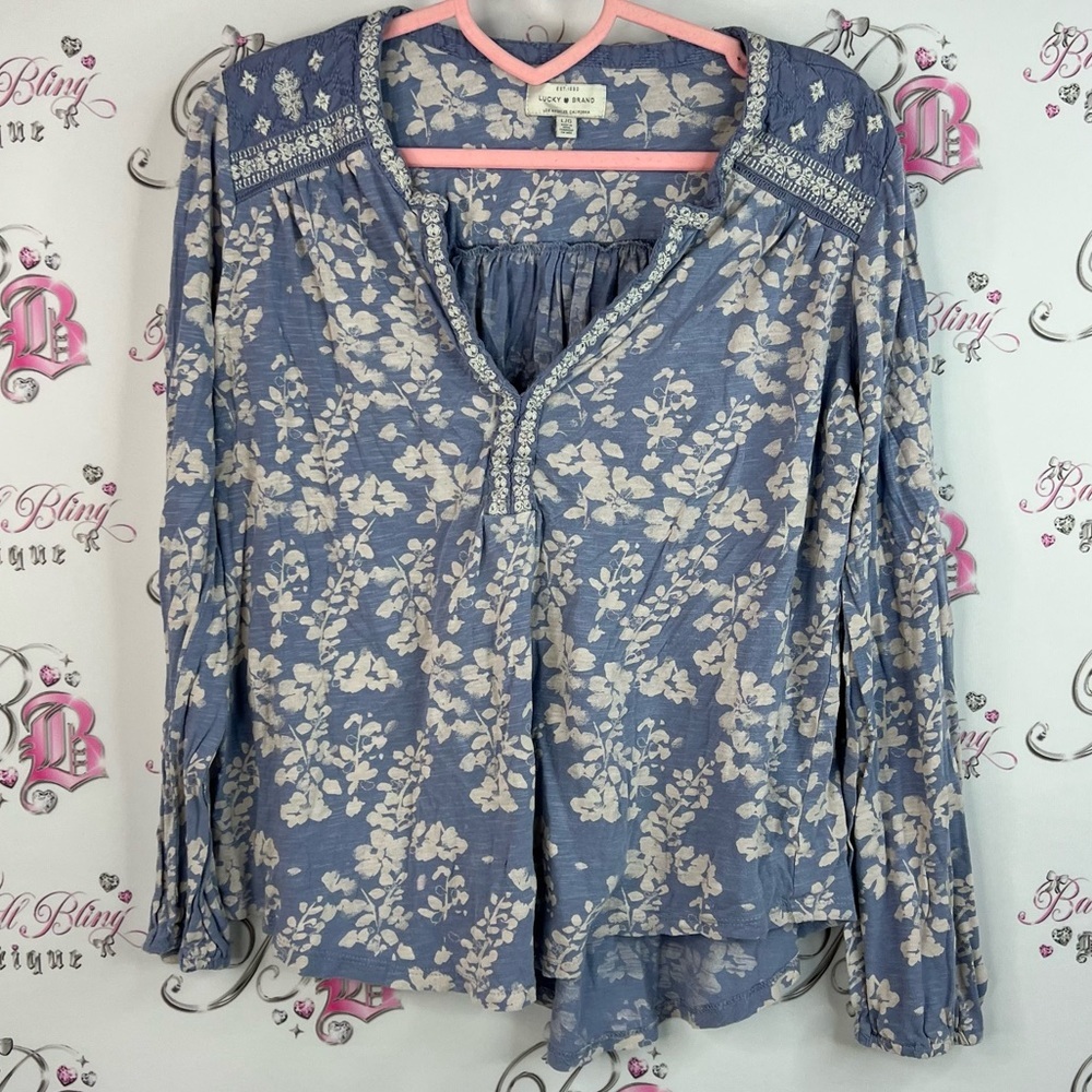 Lucky Brand long sleeve shirt Blue cream white Floral Blouse flowers embroidered